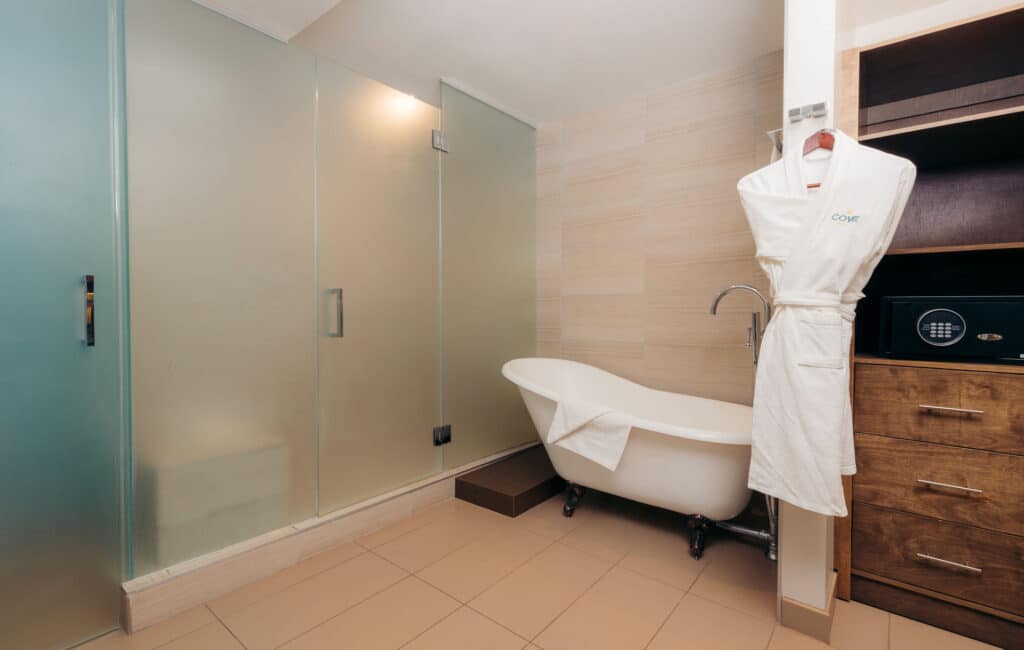 KING ONE BEDROOM SUITE