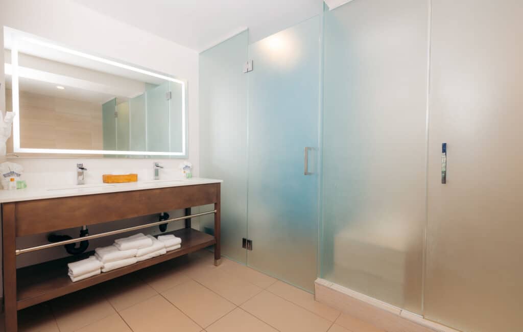 KING BED SUITE